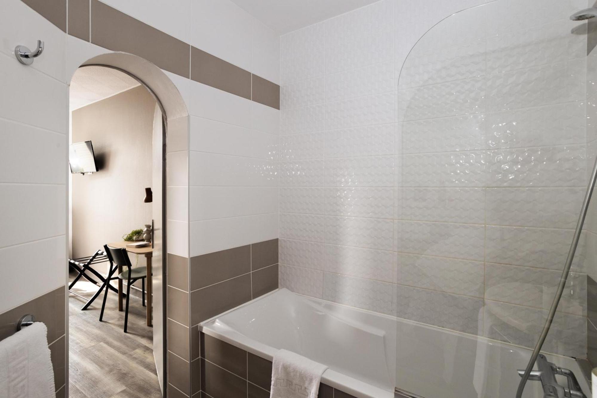 Hotel Suzane Анже Екстер'єр фото
