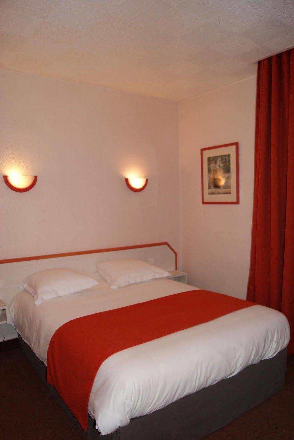 Hotel Suzane Анже Екстер'єр фото