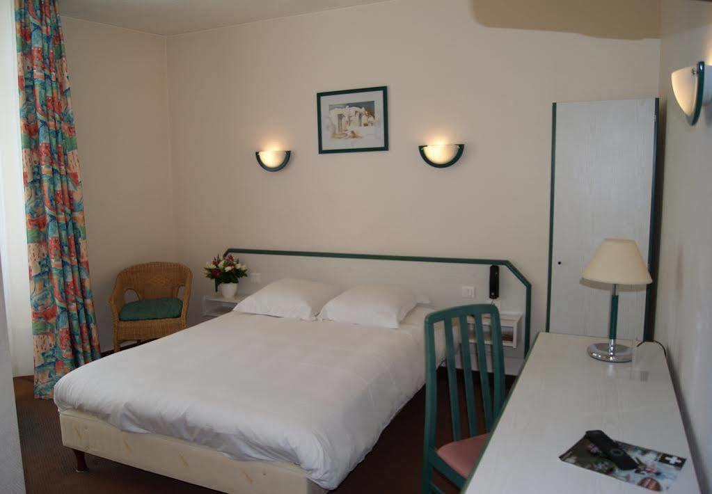 Hotel Suzane Анже Екстер'єр фото