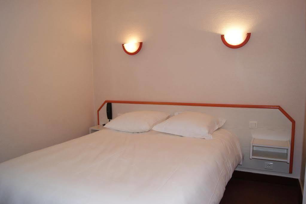 Hotel Suzane Анже Екстер'єр фото